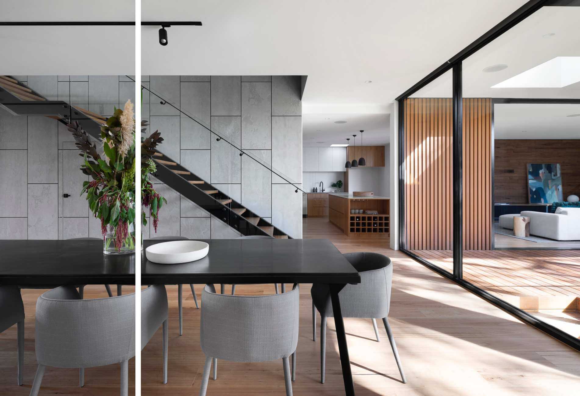 Napínací strop v modernom interiéri rodinného domu