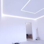 Napínací strop v prevedení - matná, biela fólia v kombinácii s LED obvodovým osvetlením