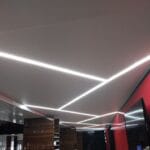 Matná biela fólia s lineárnym osvetlením