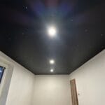 Efekt hviezdnej oblohy na matnej fólii v kombinácii s bodovým osvetlením