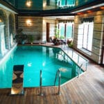 Reflexná čierna fólia-napínací strop nad bazénom_22