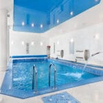 Reflexná fólia-napínací strop nad bazénom_19