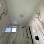 Naťahovací strop v kúpeľni