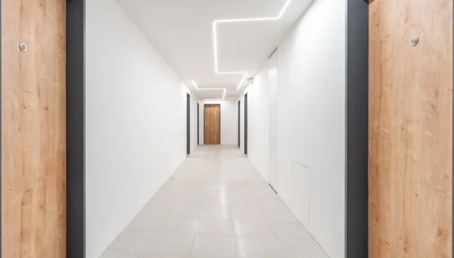 Lineárne osvetlenie chodby